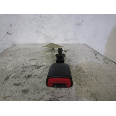 Attache ceinture arriere droit TOYOTA COROLLA VERSO 2
