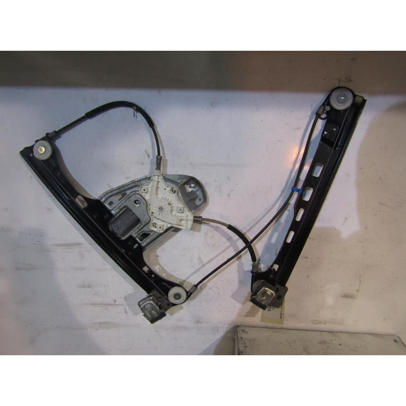Leve vitre electrique avant droit MERCEDES CLASSE C 203 Photo n°1