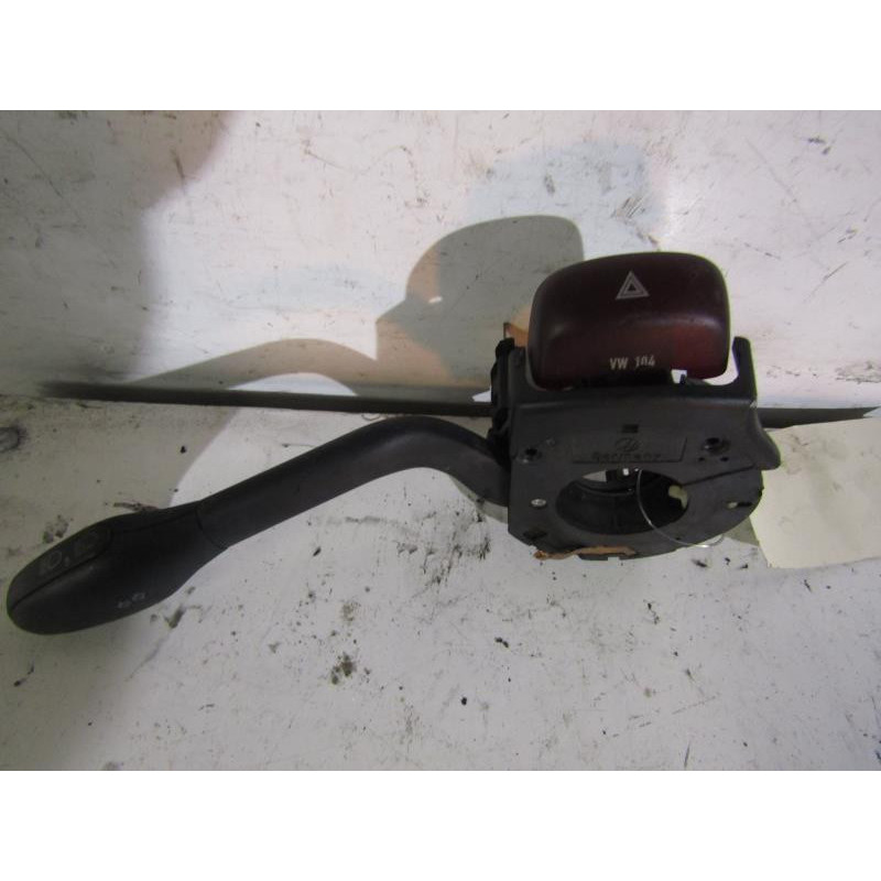 Bouton de warning VOLKSWAGEN GOLF 3 Photo n°1
