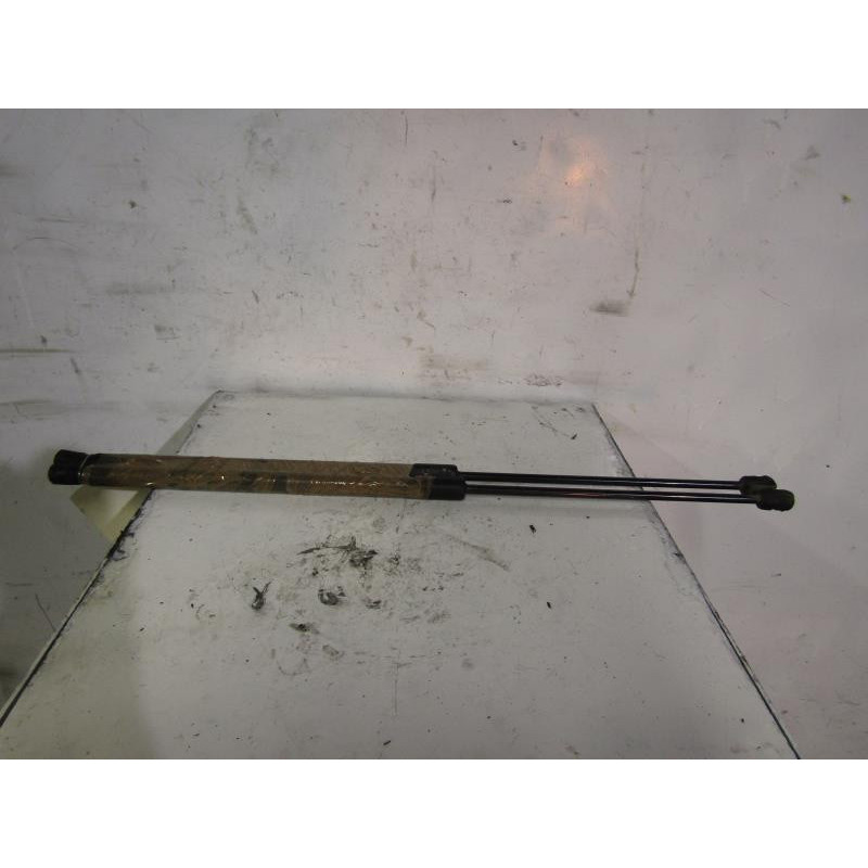 Verin de coffre OPEL CORSA D Photo n°1