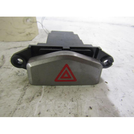 Bouton de warning KIA CARENS 2