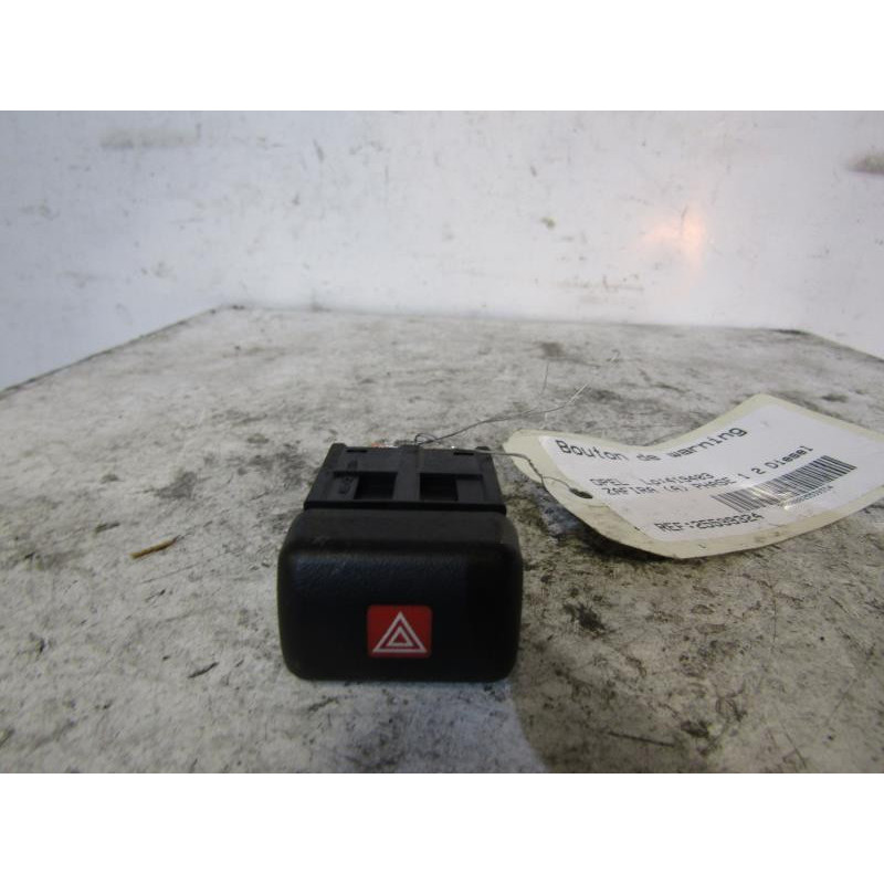 Bouton de warning OPEL ZAFIRA A Photo n°1