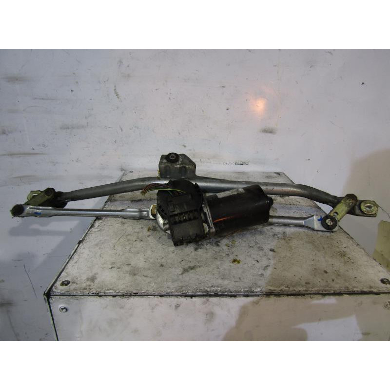 Moteur essuie glace avant VOLKSWAGEN PASSAT 4 Photo n°1