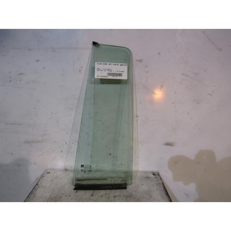 Custode arriere gauche OPEL ZAFIRA B Photo n°1