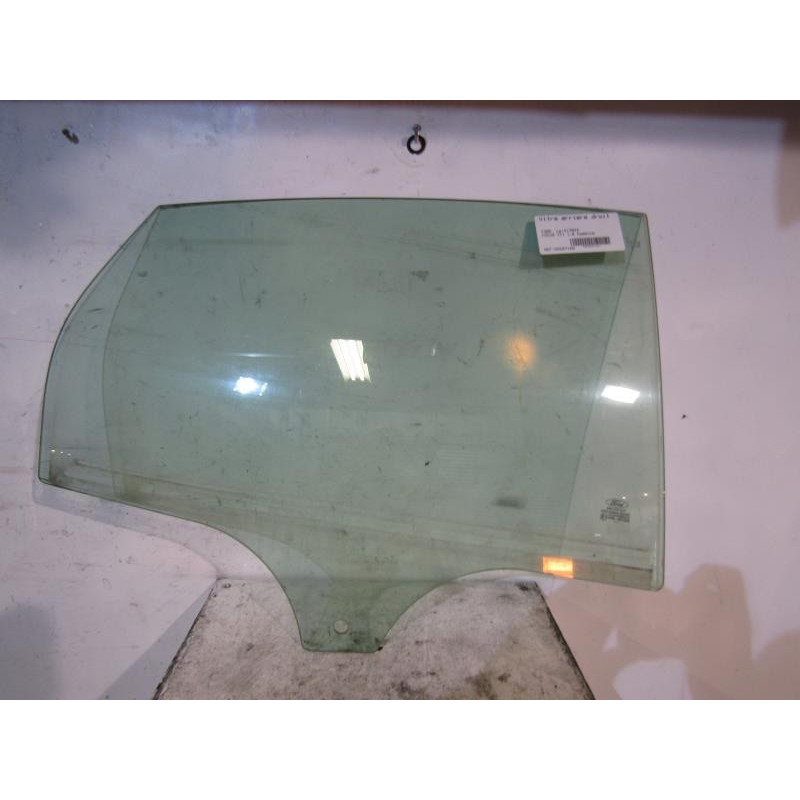 Vitre arriere droit FORD FOCUS 3 Photo n°1