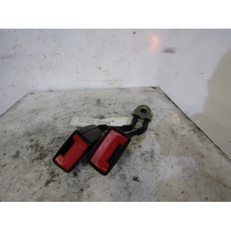 Attache ceinture arriere gauche VOLKSWAGEN BORA