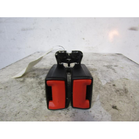 Attache ceinture arriere droit FORD FIESTA 6