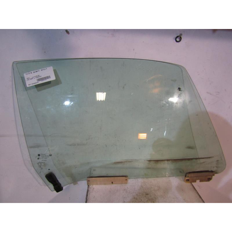 Vitre avant droit OPEL CALIBRA Photo n°1