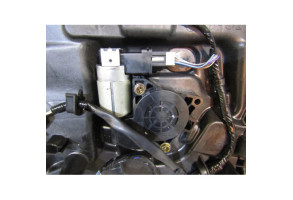 Leve vitre electrique arriere gauche MAZDA 3 1 Photo n°2