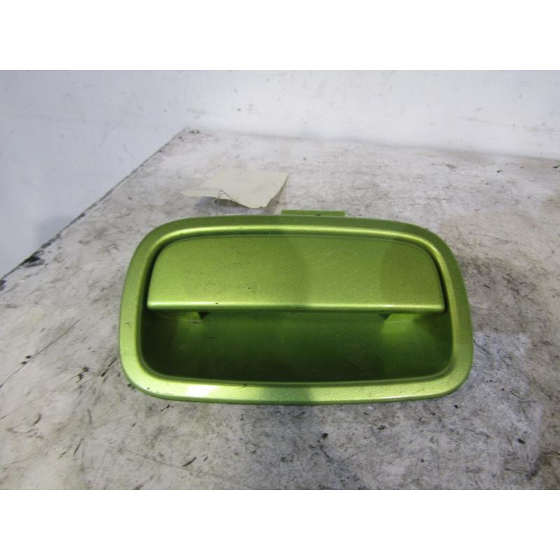 Bouton de coffre DAIHATSU CUORE 3 Photo n°1
