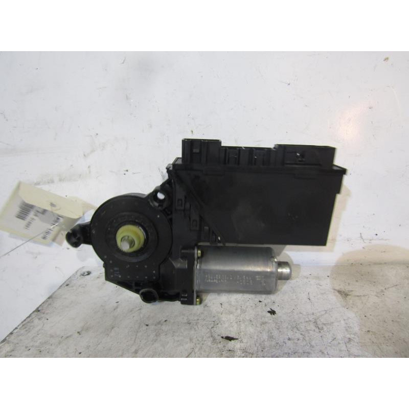 Moteur leve vitre avant gauche VOLKSWAGEN TOUAREG 1 Photo n°1