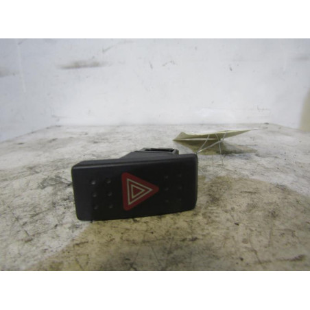 Bouton de warning SUZUKI SWIFT 3