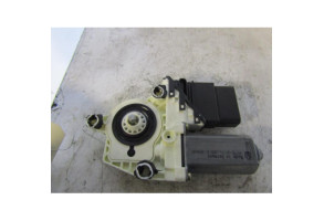 Moteur leve vitre arriere droit VOLKSWAGEN GOLF 5 Photo n°1