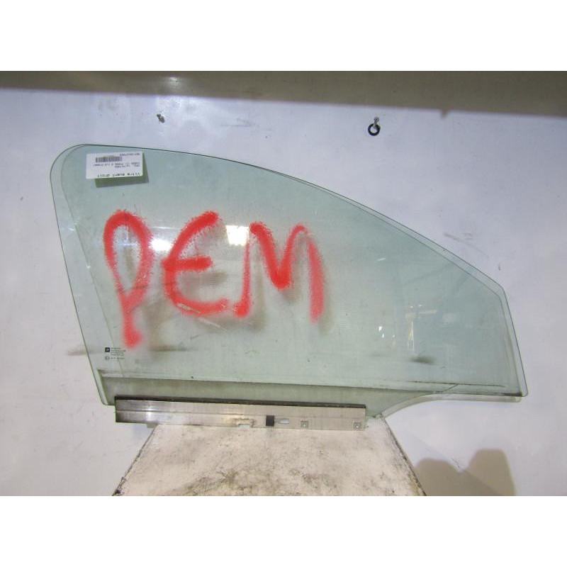 Vitre avant droit OPEL CORSA C Photo n°1