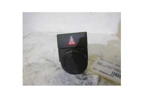 Bouton de warning OPEL MERIVA A Photo n°1