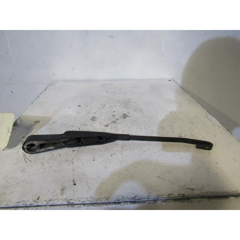 Bras essuie glace arriere HYUNDAI TRAJET Photo n°1