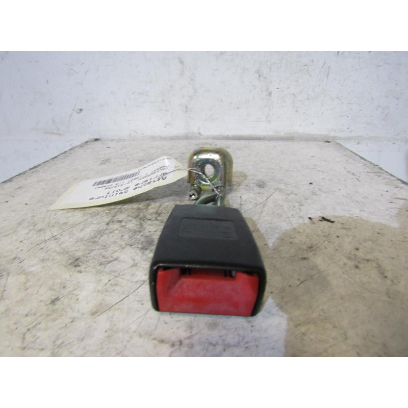 Attache ceinture arriere droit VOLKSWAGEN PASSAT 4 Photo n°1