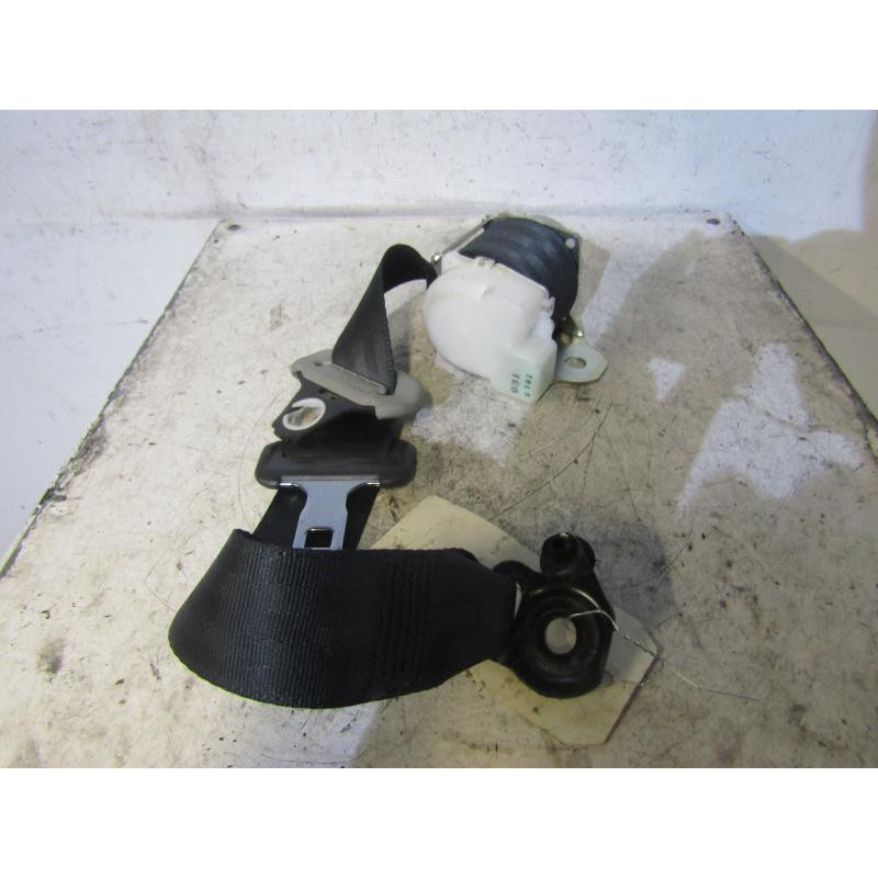Ceinture arriere gauche TOYOTA YARIS 2 Photo n°1