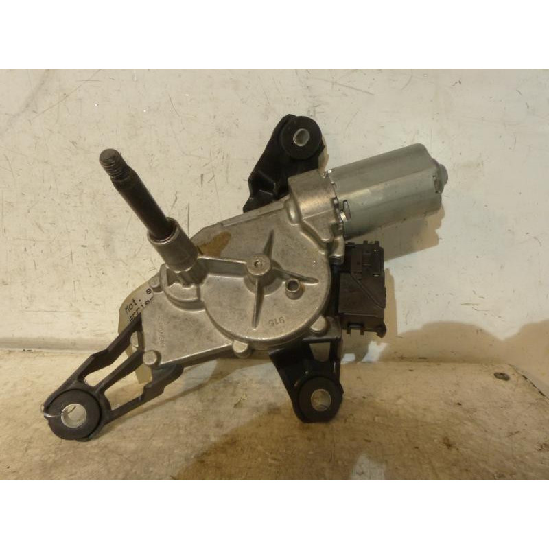 Moteur essuie glace arriere TOYOTA YARIS 2 Photo n°1
