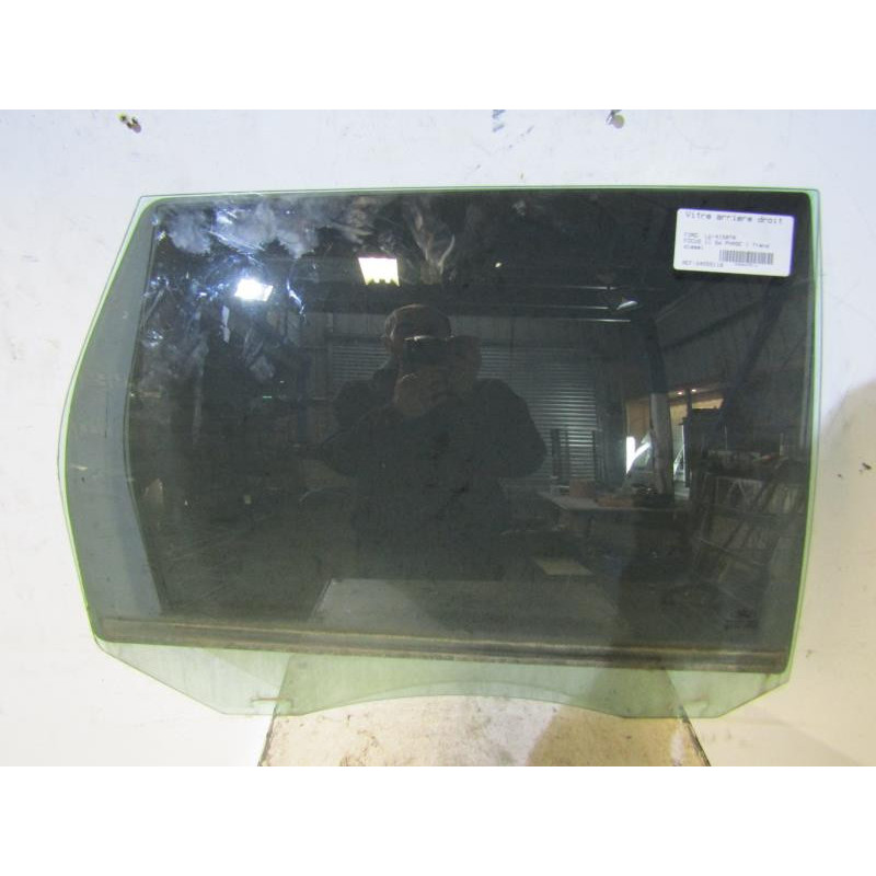 Vitre arriere droit FORD FOCUS 2 Photo n°1
