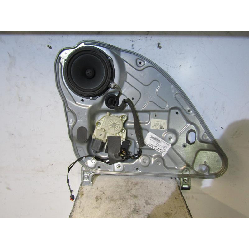 Leve vitre electrique arriere gauche FORD FOCUS 2 Photo n°1
