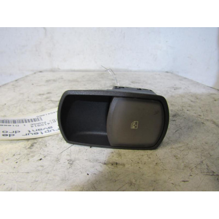 Interrupteur de leve vitre avant droit OPEL CORSA D