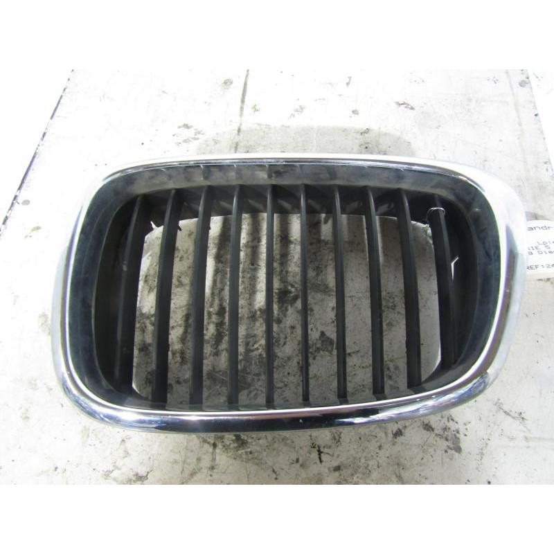 Calandre gauche BMW SERIE 5 E39 Photo n°1