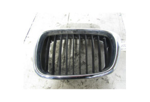 Calandre gauche BMW SERIE 5 E39 Photo n°1