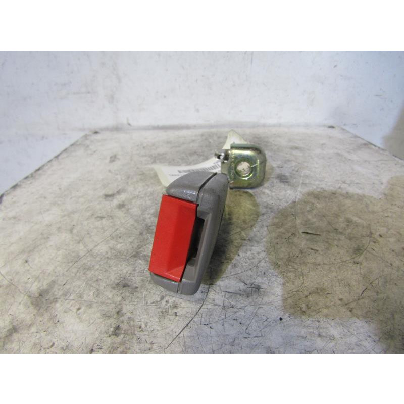 Attache ceinture arriere droit VOLKSWAGEN PASSAT 4 Photo n°1