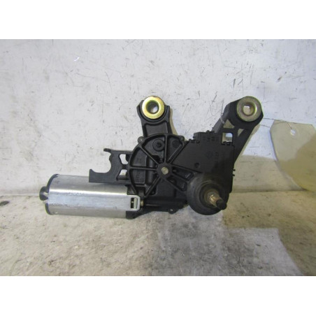 Moteur essuie glace arriere VOLKSWAGEN PASSAT 4
