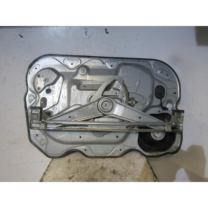 Leve vitre electrique avant droit FORD FOCUS 2 Photo n°1