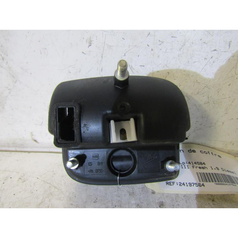 Bouton de coffre SEAT IBIZA 3 Photo n°1
