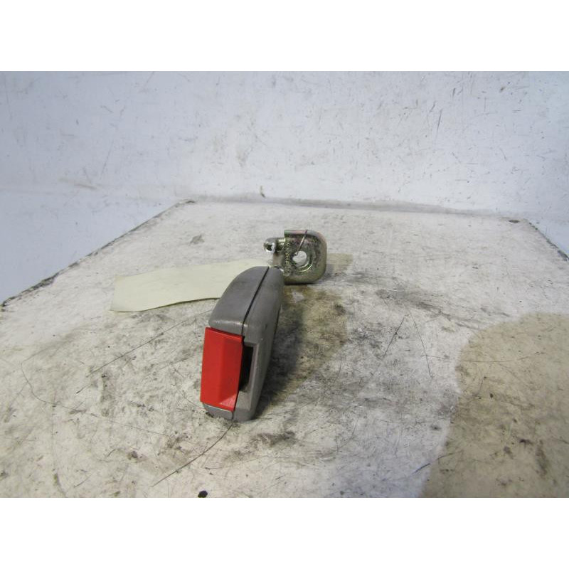 Attache ceinture arriere droit VOLKSWAGEN PASSAT 4 Photo n°1