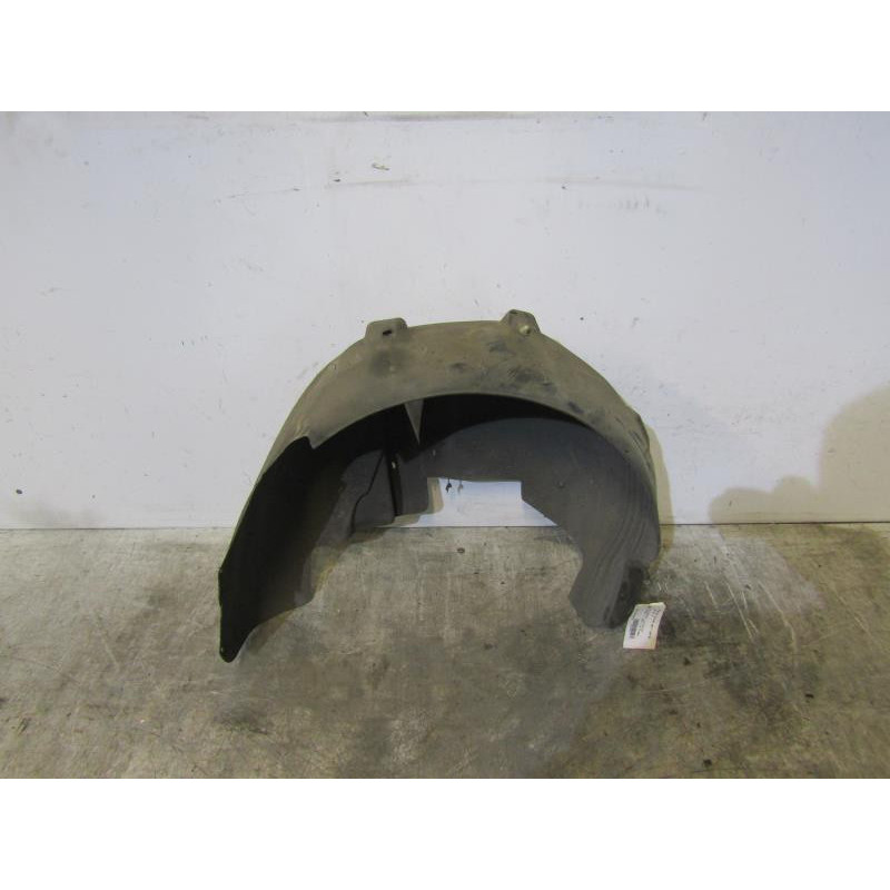 Pare boue arriere droit VOLKSWAGEN PASSAT 4 Photo n°1