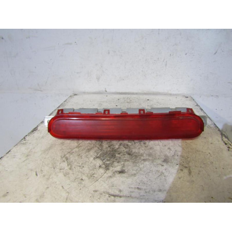 Feu arriere stop central TOYOTA COROLLA VERSO 2