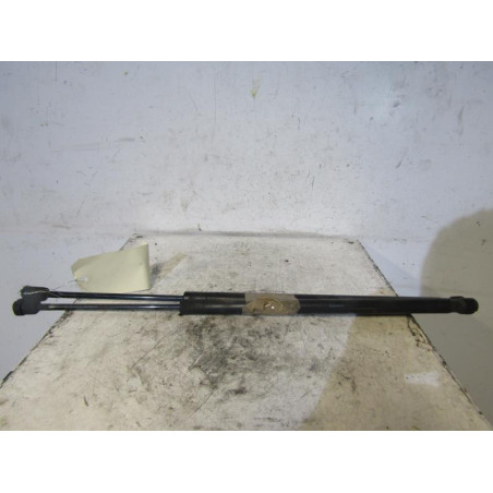 Verin de coffre TOYOTA COROLLA VERSO 2
