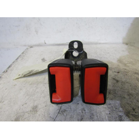 Attache ceinture arriere droit FORD FOCUS 2