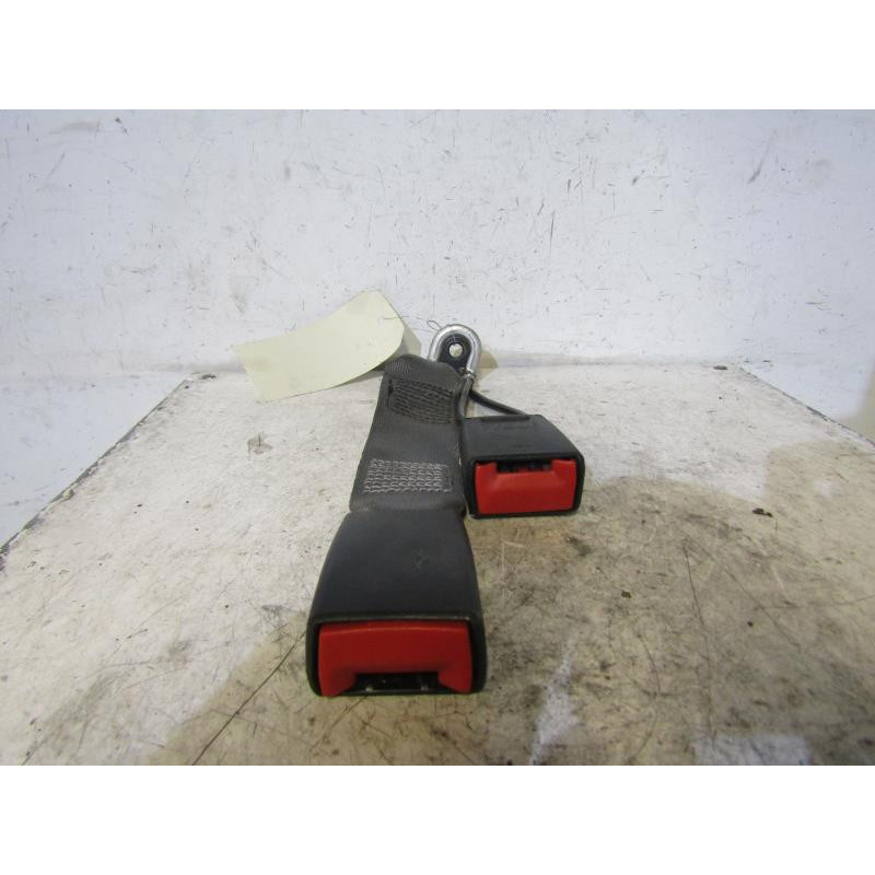 Attache ceinture arriere droit MERCEDES CLASSE E 210 Photo n°1
