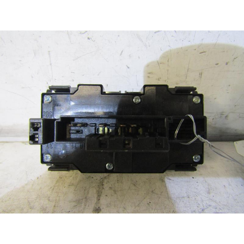 Bouton de warning MERCEDES CLASSE E 210 Photo n°1