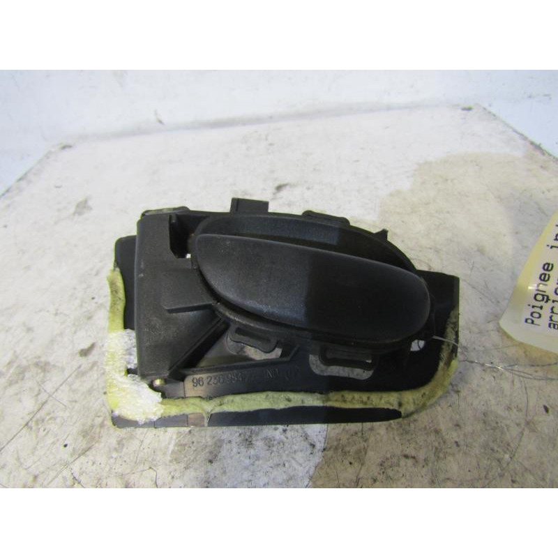Poignee interieur arriere gauche PEUGEOT 206 Photo n°1