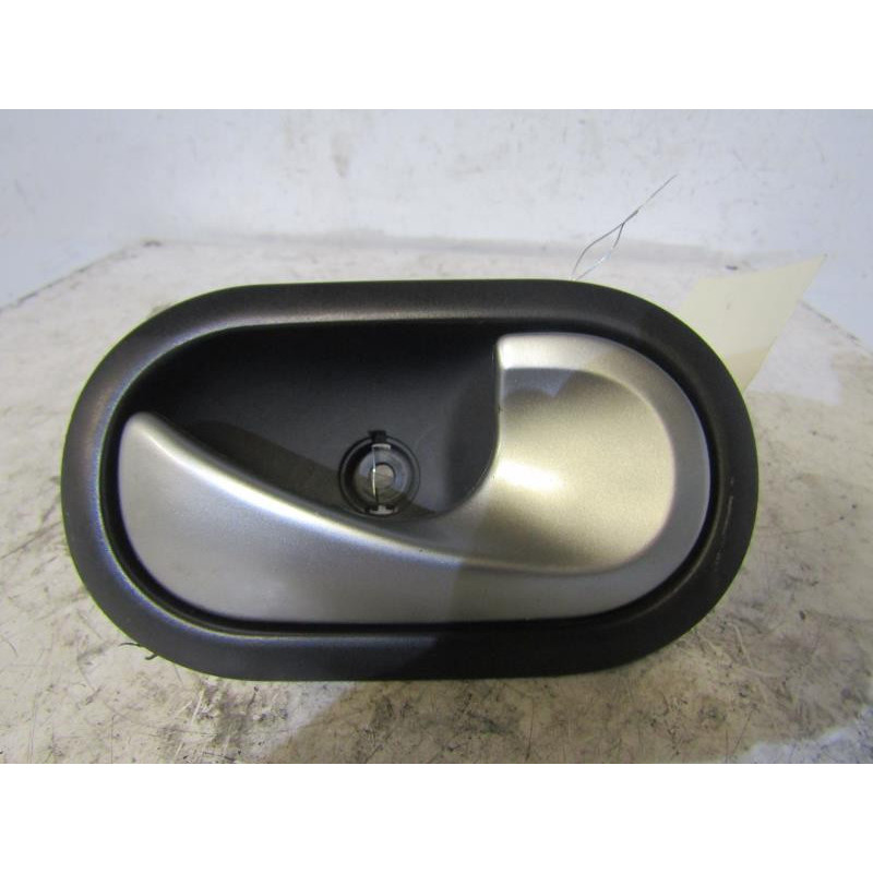 Poignee interieur arriere gauche RENAULT CLIO 3 Photo n°1