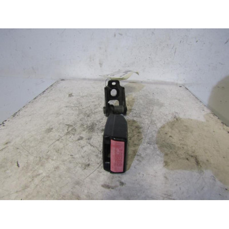 Attache ceinture arriere gauche PEUGEOT 307
