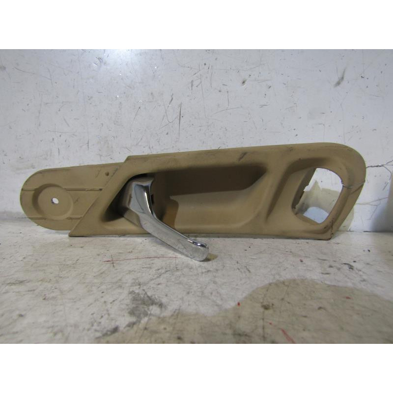 Poignee interieur arriere gauche MERCEDES CLASSE C 203 Photo n°1