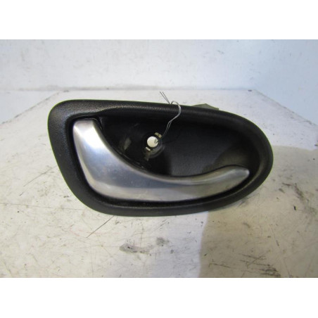 Poignee interieur arriere gauche NISSAN PRIMERA 4
