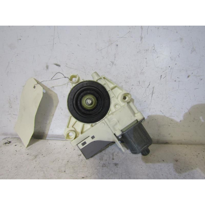 Moteur leve vitre arriere gauche PEUGEOT 407 Photo n°1
