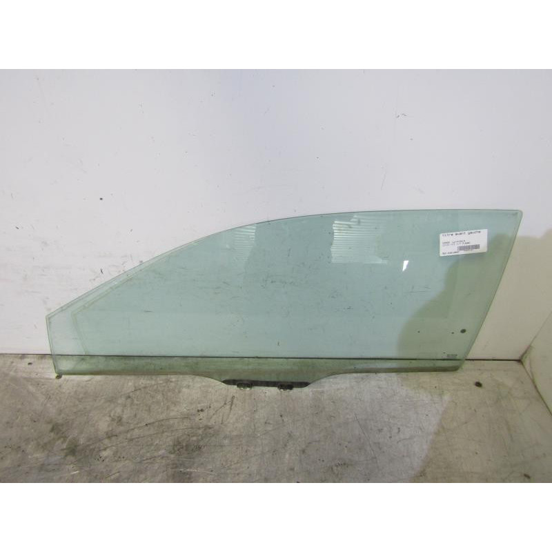 Vitre avant gauche HONDA CIVIC 7 Photo n°1