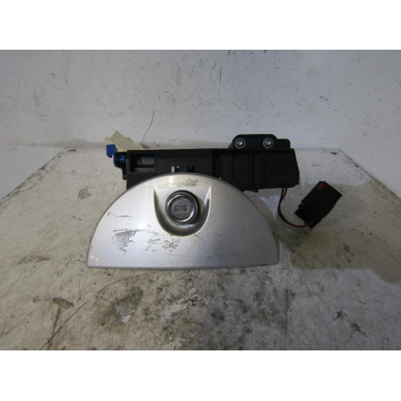 Bouton de coffre OPEL CORSA C