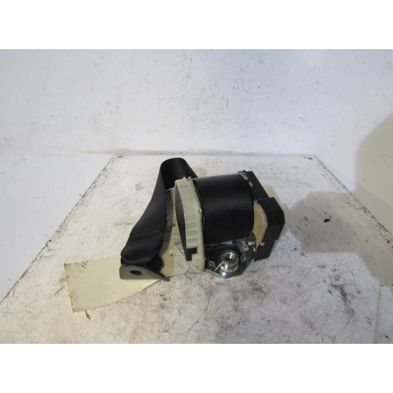 Ceinture arriere gauche OPEL CORSA C Photo n°1