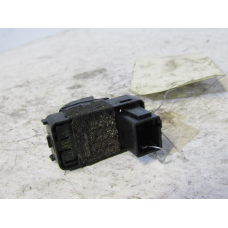 Interrupteur de leve vitre arriere droit CITROEN C4 1