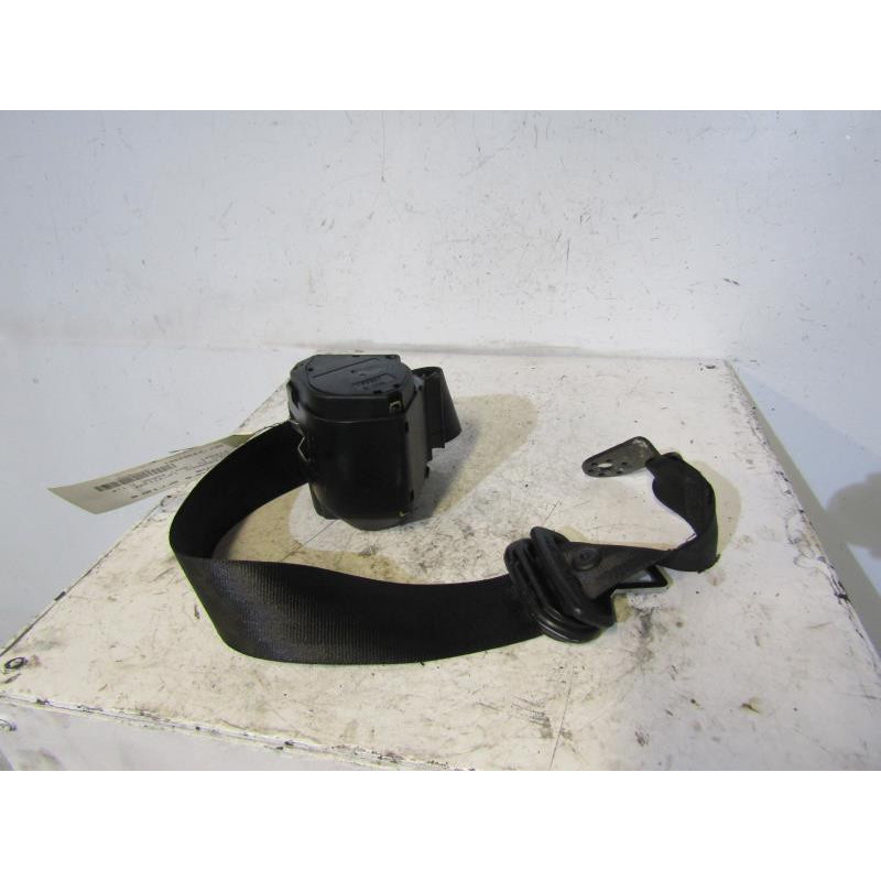 Ceinture arriere gauche VOLKSWAGEN POLO 4 Photo n°1